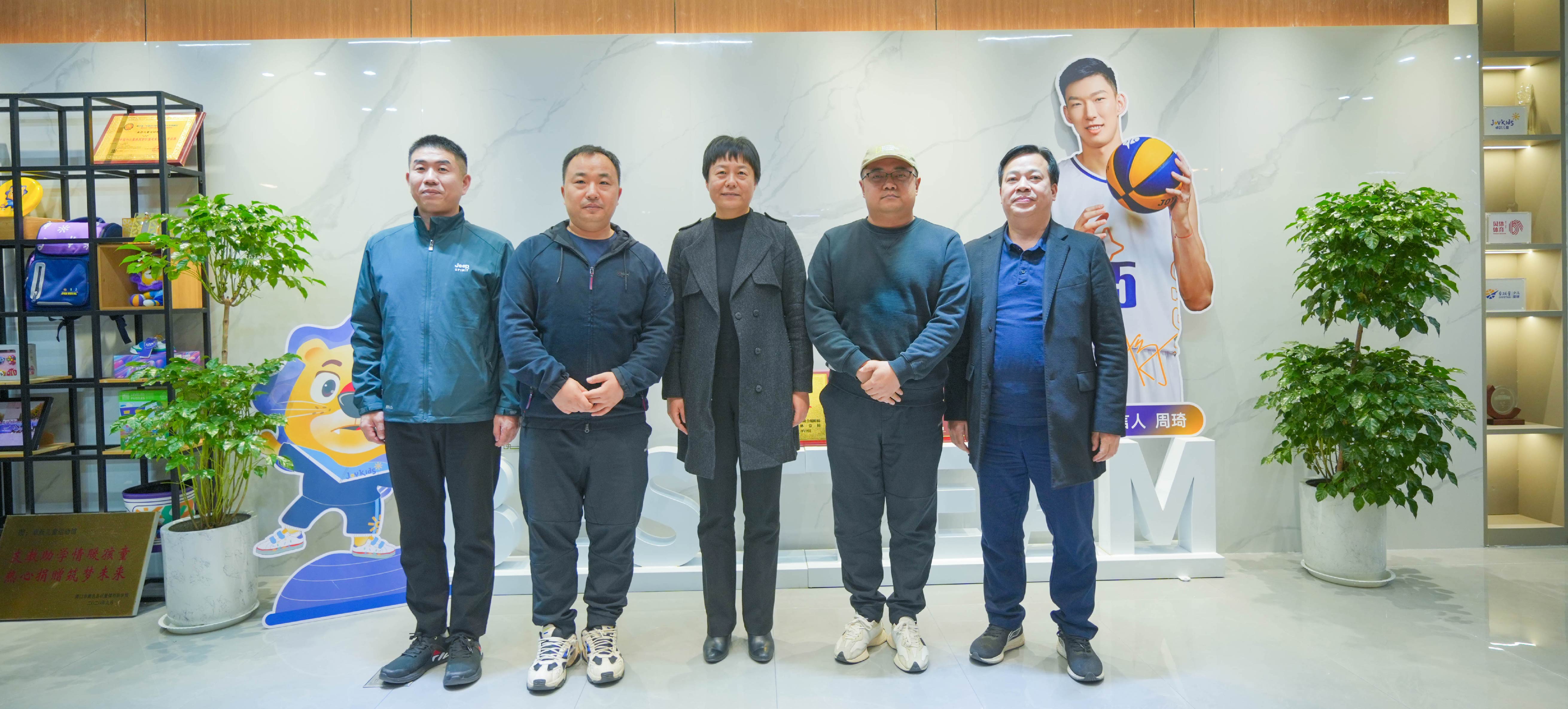 2023年11月27日，郑州市体育局党委书记、局长李雅一行，莅临PA视讯体育调研指导